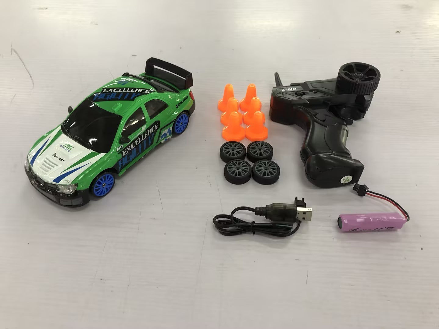 2.4GHz 4WD RC Drift Car – 1:24 Scale Remote Control GTR AE86 Model with LED Lights