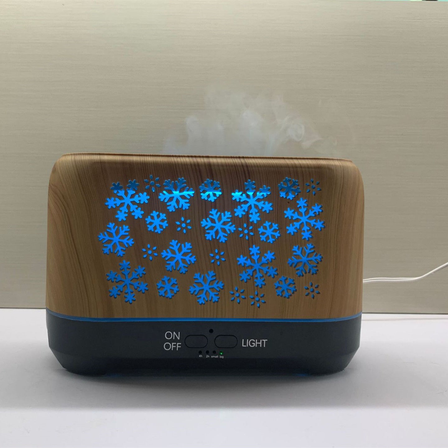 Christmas Snowflake Ultrasonic Aromatherapy Humidifier – 7-Color LED Flame Effect Diffuser with Remote Control