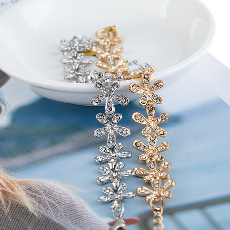 Fully Jewelled Snowflake Bracelet – Elegant Temperament-Inspired Jewelry for Women