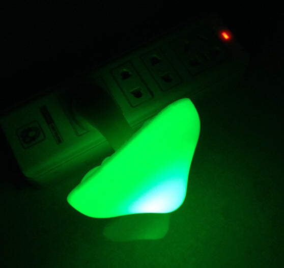 LED Mushroom Night Light – Plug-In Sensor Lamp with Warm White Glow