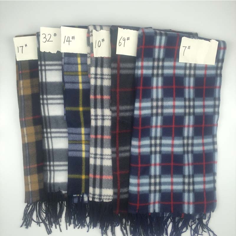 Classic Black & White Plaid Thermal Scarf – Unisex Oversized Winter Wrap