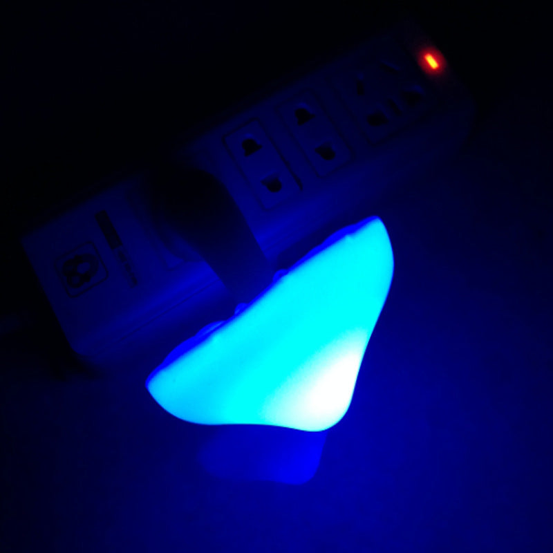LED Mushroom Night Light – Plug-In Sensor Lamp with Warm White Glow